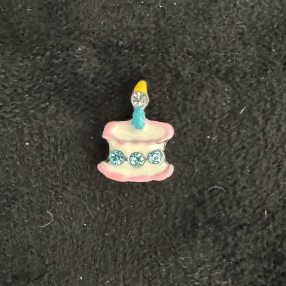 Origami Owl Birthday Cake Charm - Picture 1 of 1